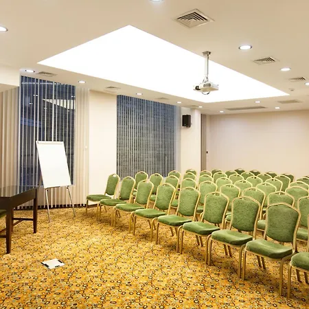 塔克西姆康纳克酒店