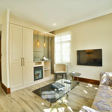 塔克西姆康纳克酒店 4*