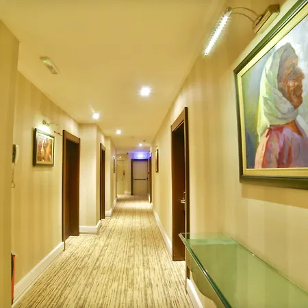 Hotel Taksim 4*
